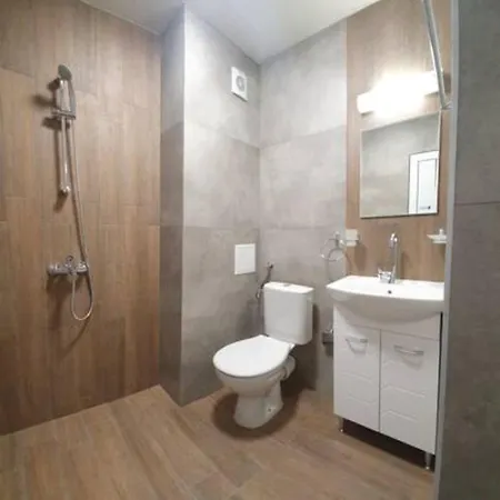 - пролет Lozenec